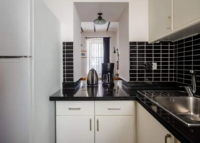 Authentic Galata Tower 2bd2bath #411 * Istanbul