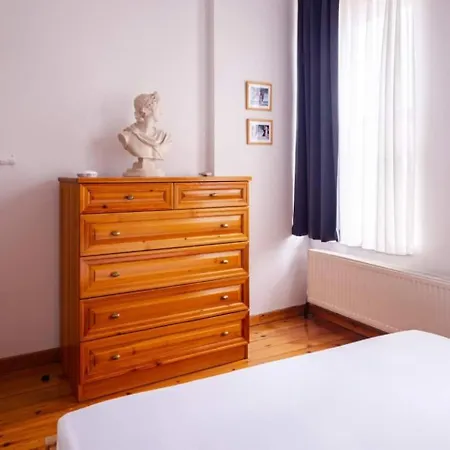 Authentic Galata Tower 2bd2bath #411 Apartman