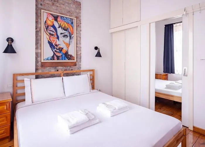 Authentic Galata Tower 2bd2bath #411 Апартаменты *